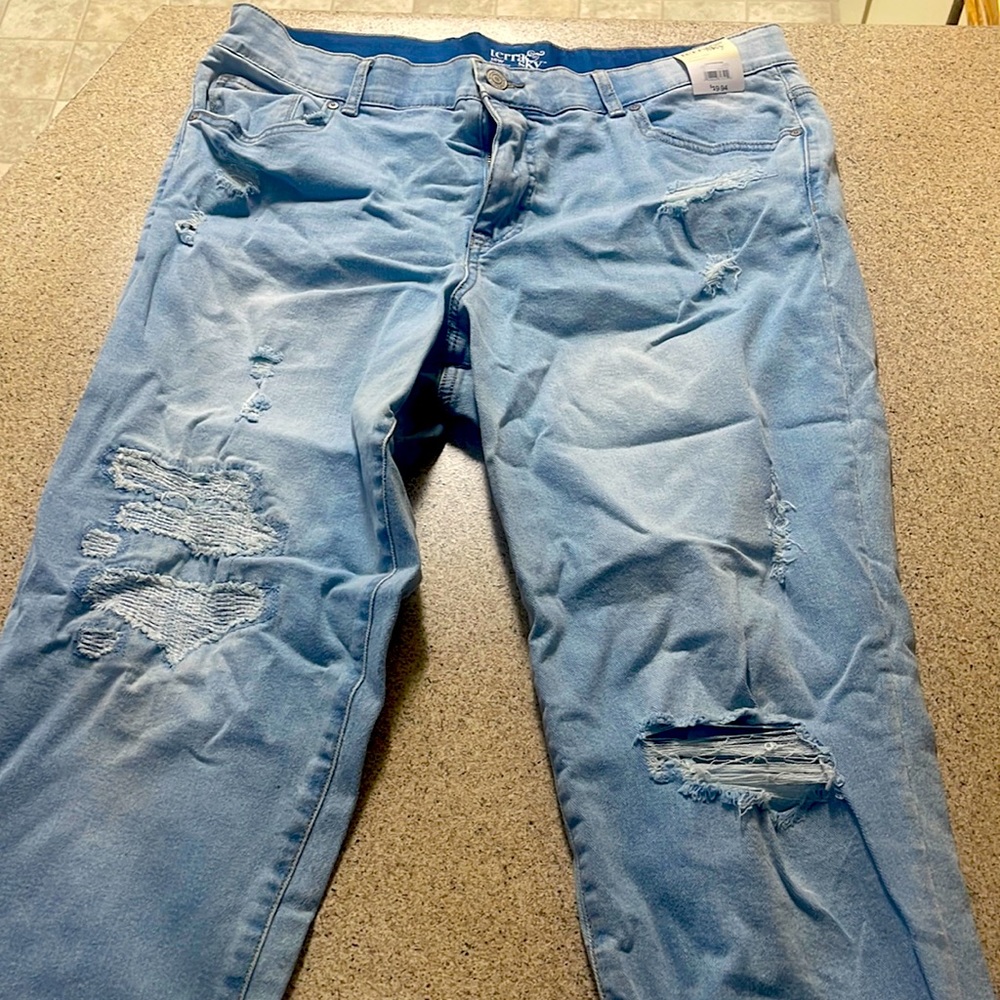Brand New Capris Jean